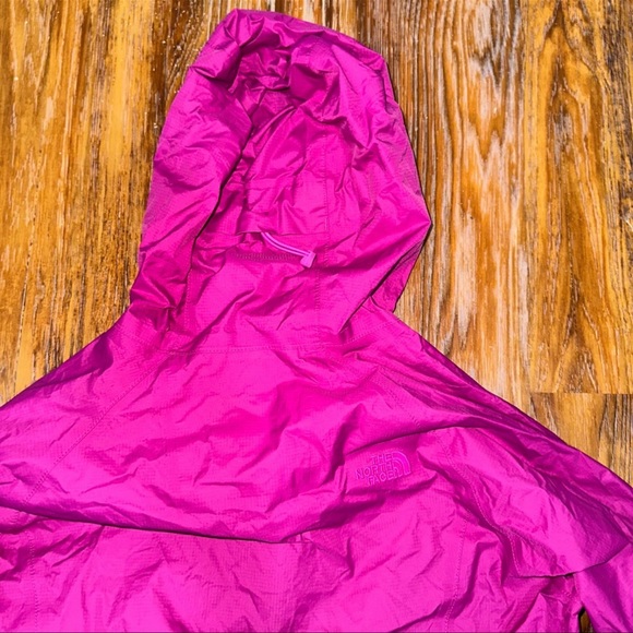 The North Face Women’s Hyvent 2.5L Windbreaker Rain Jacket - Picture 6 of 6